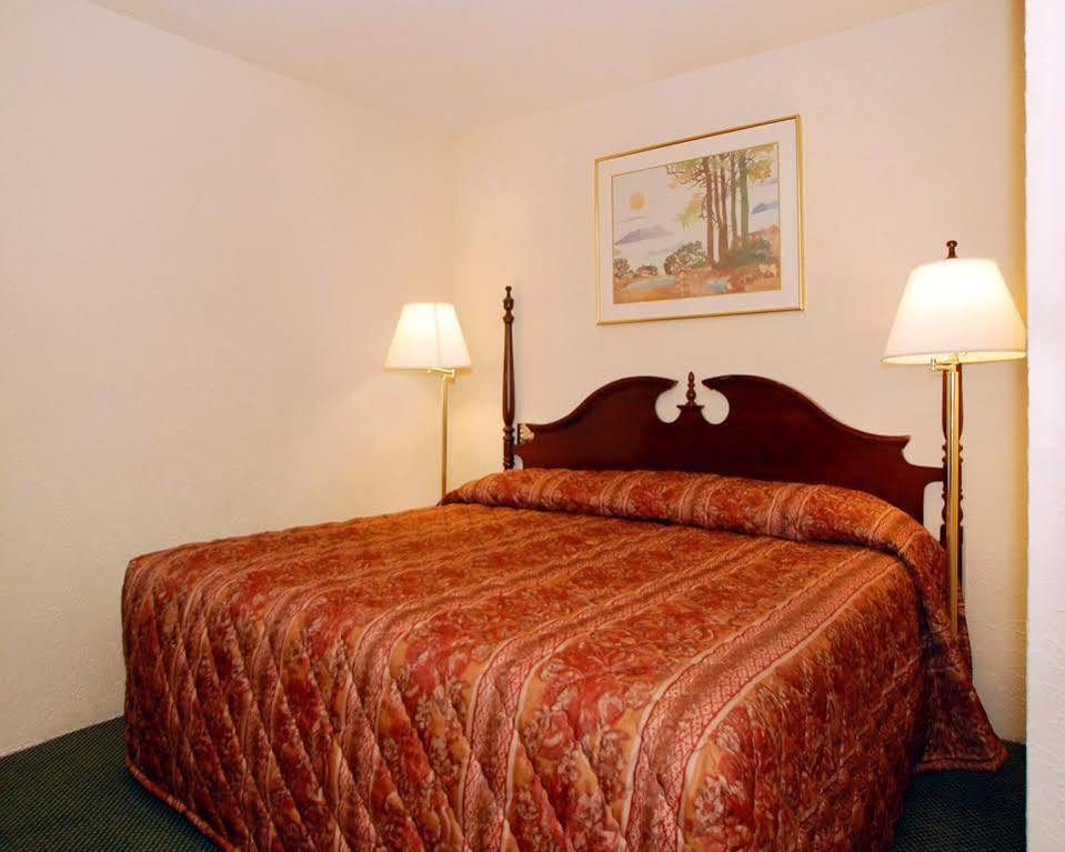 Econo Lodge Inn & Suites Binghamton Dış mekan fotoğraf