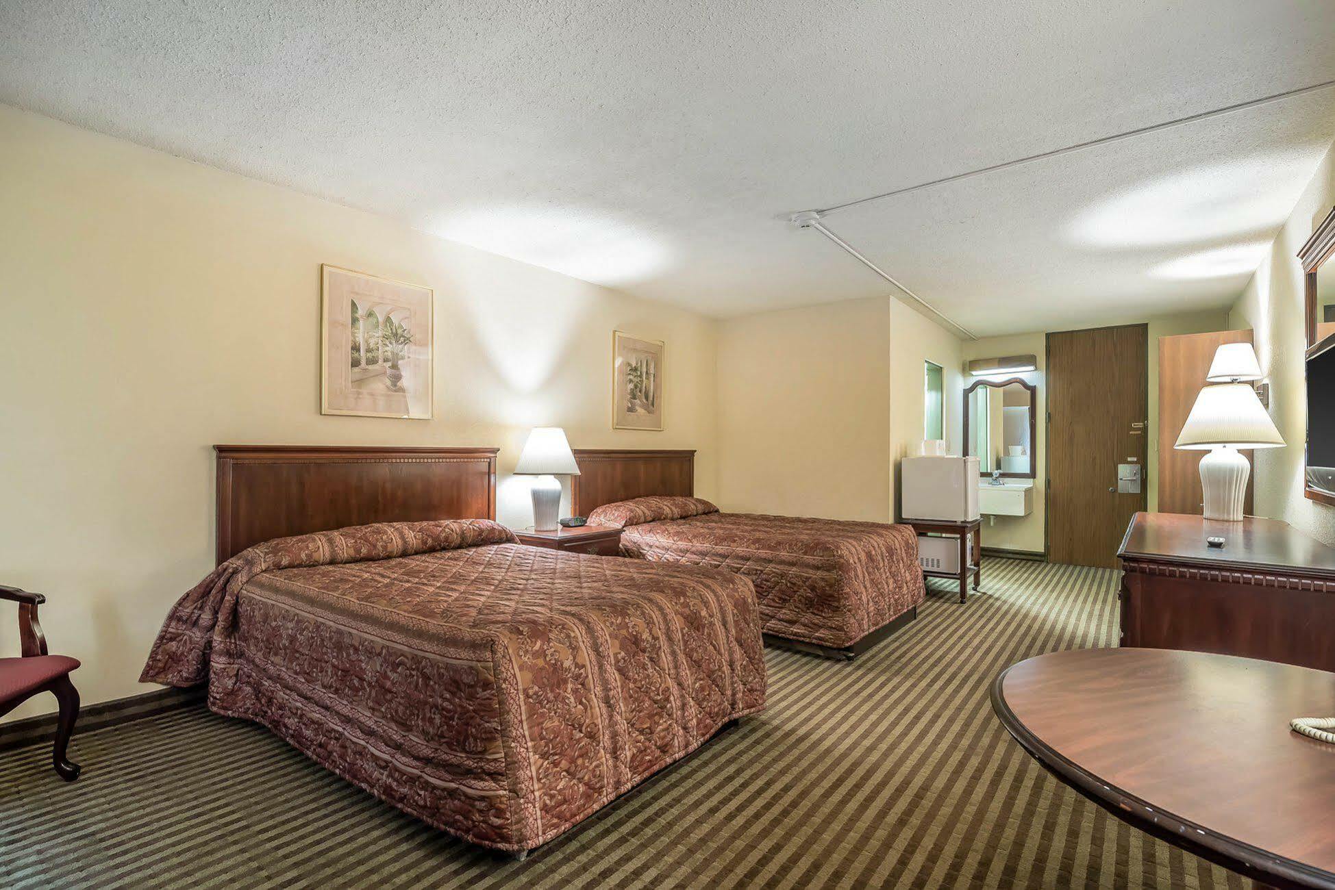 Econo Lodge Inn & Suites Binghamton Dış mekan fotoğraf